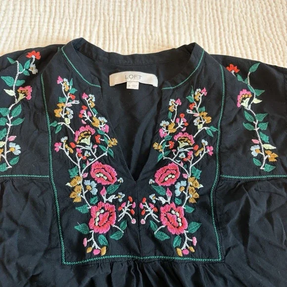 LOFT Top Womens Sz Medium Black Floral Embroidered Bell Sleeve Boho Y2K Festival - Picture 3 of 10